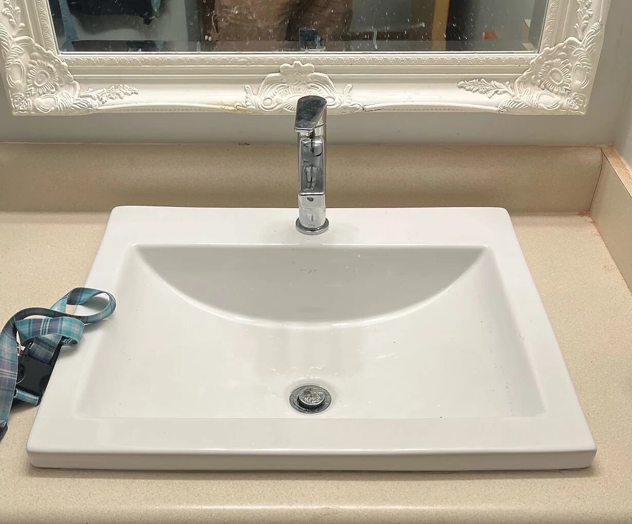 Vanity & fixtures